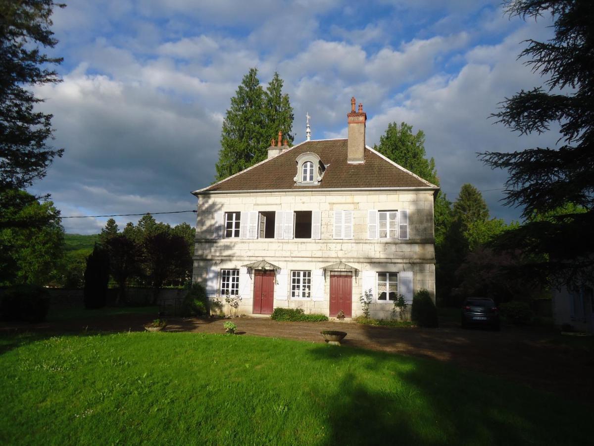 Maison De Caractere La Chapelle-sur-Furieuse Exterior photo